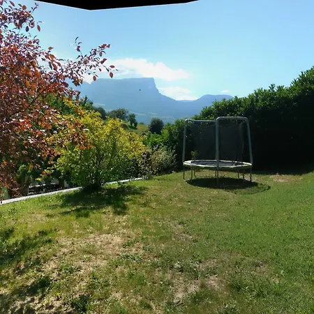 Clair, Spacieux Et Cosy Avec Vue Sur Le Massif De La Chartreuse Appartement Sainte-Helene-du-Lac